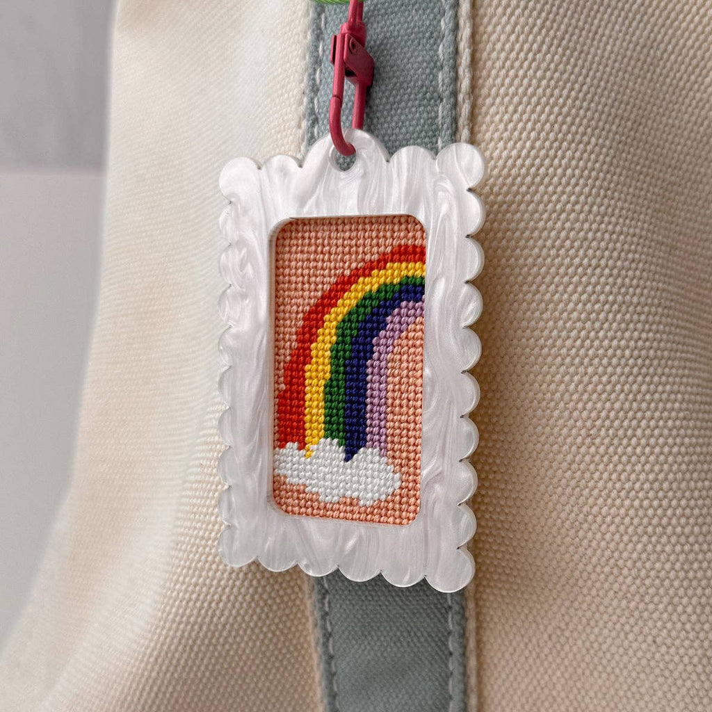 Frayme Works Bag Tag: Small Scallop Rectangle: Pearl White