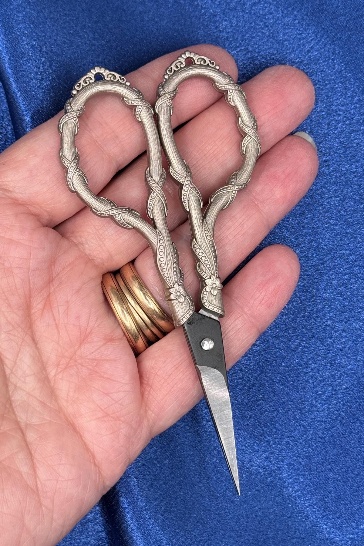 Vintage Inspired Vine Embroidery Scissors