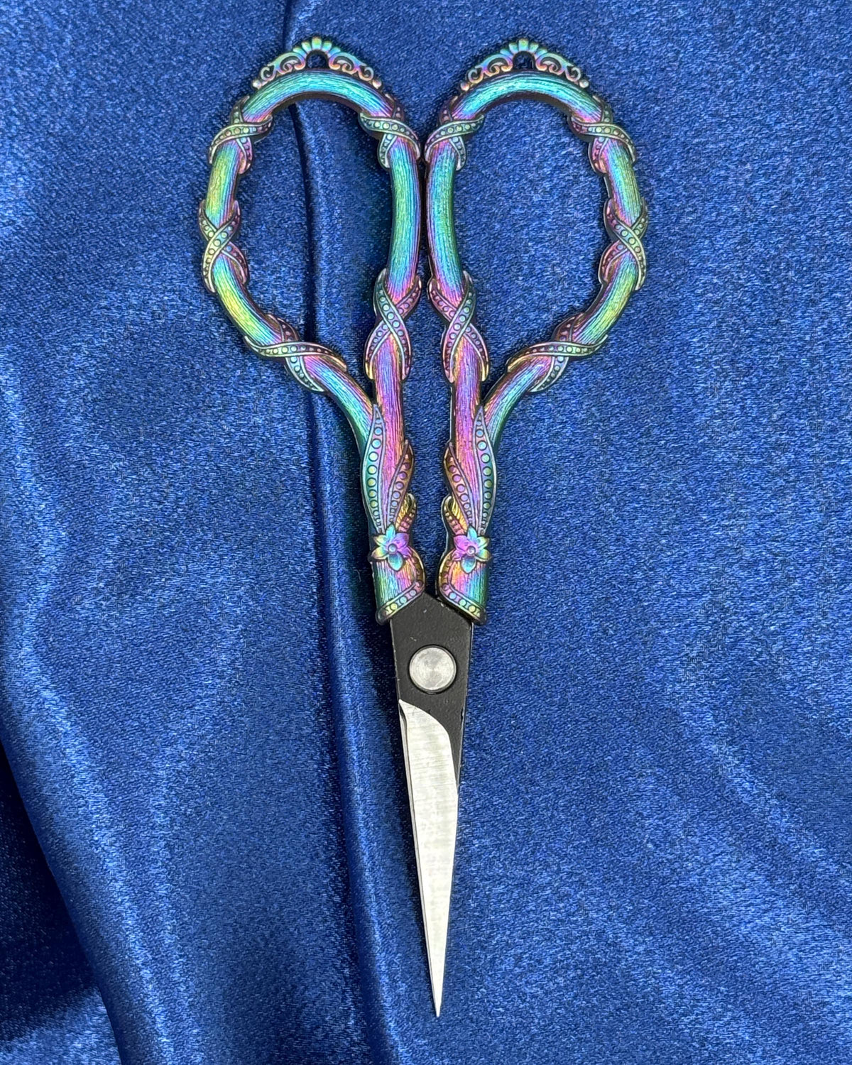 Vintage Inspired Vine Embroidery Scissors