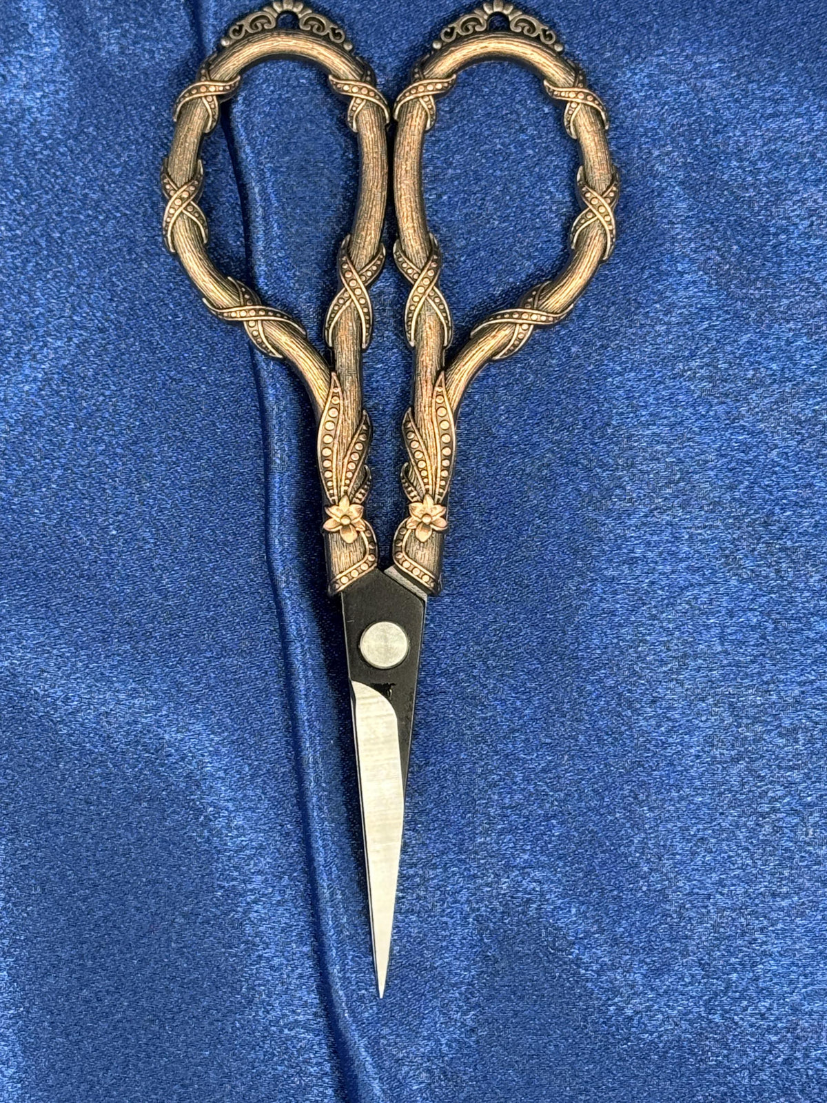 Vintage Inspired Vine Embroidery Scissors