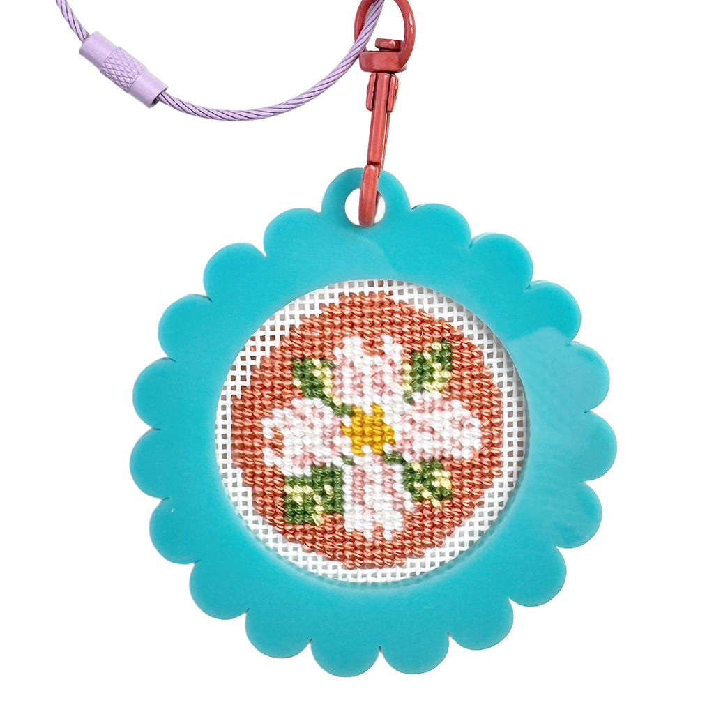 Frayme Works Bag Tag: Small Scallop Round: Tiffany Blue